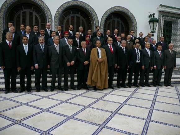 Moncef Marzouki au milieu des membres du gouvernement Jebali
