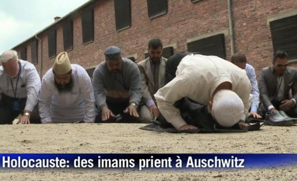 Holocauste : Des Imams prient à Auschwitz 