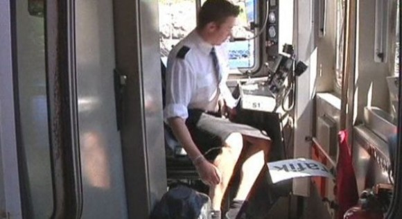 Insolite : Des conducteurs de train suédois protestent en jupe