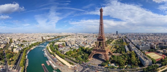 La Tour Eiffel se met au virtuel