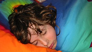 Le sommeil semble nécessaire pour notre système nerveux pour fonctionner correctement, affirme l'Institut national américain des troubles neurologiques et des maladies (NINDS).