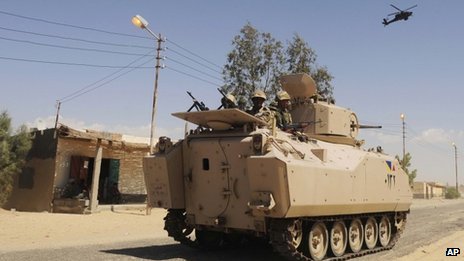 L'armée égyptienne a utilisé des chars et des hélicoptères dans l'offensive 