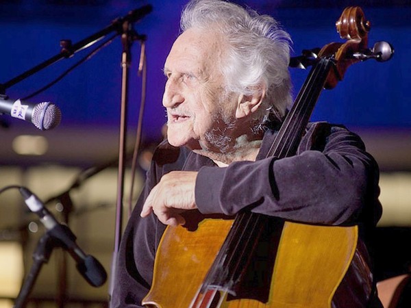 Fred Katz, musicien, compositeur et pédagogue, est décédé à 94. ( Mitch Maher ) 