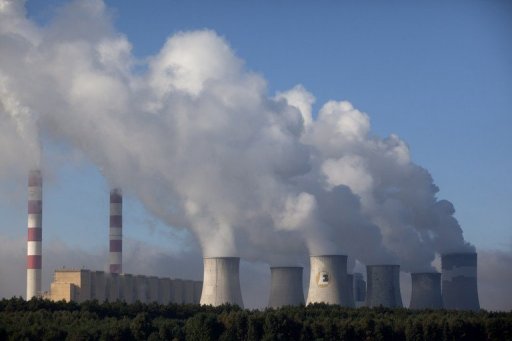 Une vue de la centrale électrique de Belchatow charbon le 28 Septembre 2011, à Belchatow, Pologne centrale.