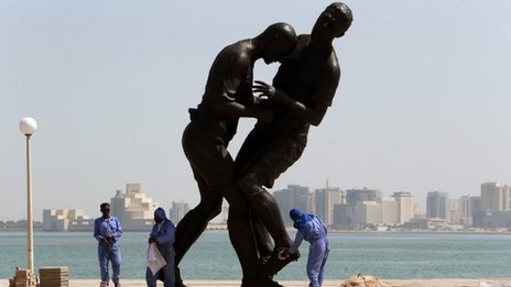 La statue de Zidane, Adel Abdessemed par, a exposé le 3 Octobre