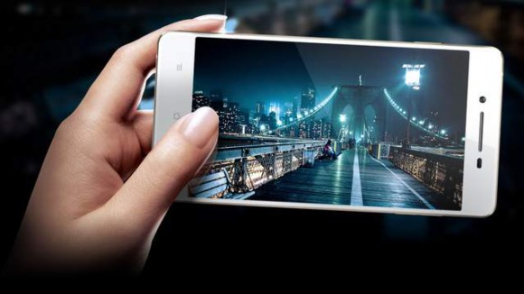 le smartphone Oppo R1 dédié à la  photo