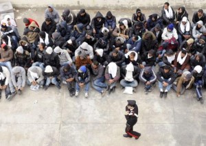 Des militants des droits de l'homme étaient mobilisés pour aider ces migrants tunisiens à rejoindre leur famille en France