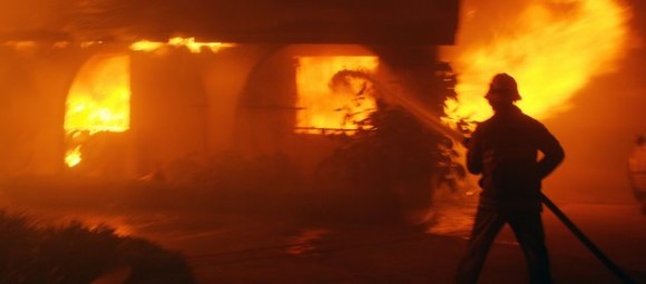 Un incendie ravage une usine de mousse à Sfax