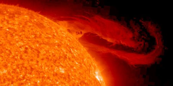 Une éruption solaire risque de brouiller les communications terrestres