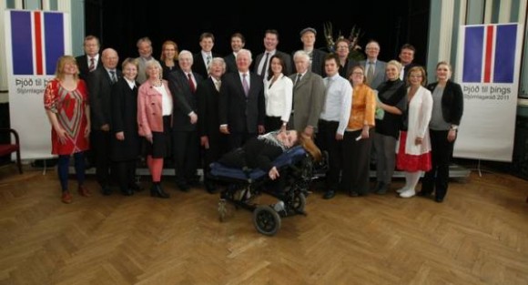 Groupe des 25 islandais ayant élaboré la nouvelle Constitution