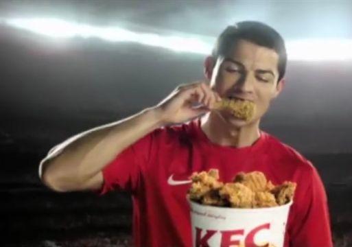 Cristiano Ronaldo signe chez KFC Arabia