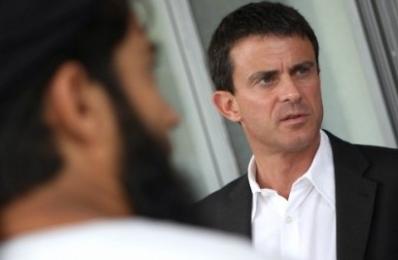 Manuel Valls "ce qui se passe en Tunisie m'inquiète"