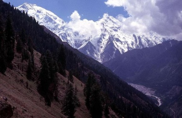 Vue en date du 22 juin 2003 du Nanga Parbat dans l'Himalaya pakistanais (Photo Zulfikar Ali. AFP)