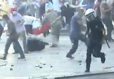 Brutalité policière turc contre les manifestants