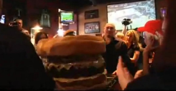Etat-Unis : Le plus gros hamburger du monde