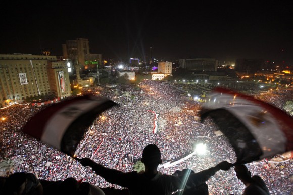Des centaines de milliers de manifestants anti-Morsi se sont retrouvés place Tahrir. (26 juillet 2013) Image: Reuters