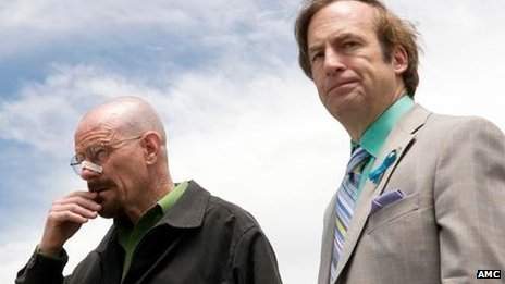 Bob Odenkirk (à droite) tient le rôle avocat Saul Goodman dans Breaking Bad