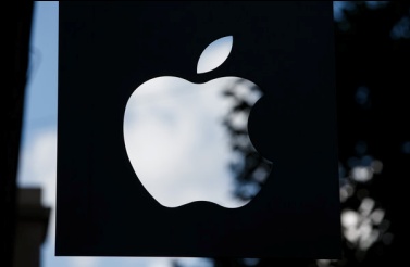 Après que BlackBerry a annoncé des licenciements pour des milliers d'employés, Apple est allé au Canada pour les recruter