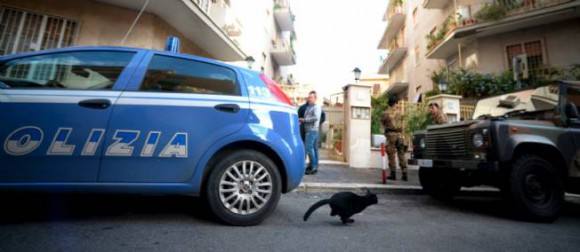 Des policiers près de l'éxplosion à Rome