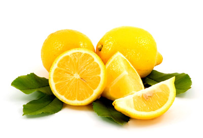 le jus de citron est efficace dans la lutte contre l'aphte