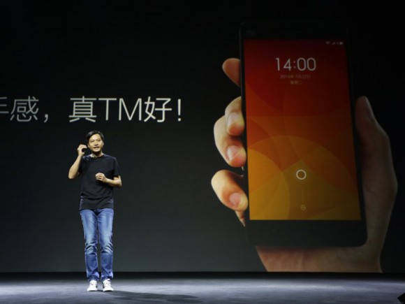 Le PDG de Xiaomi Lei Jun lors de la présentation du Mi4.