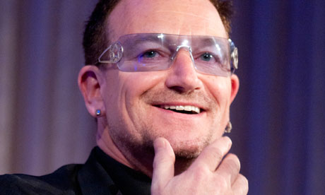 Les lunettes de Bono chanteur de U2