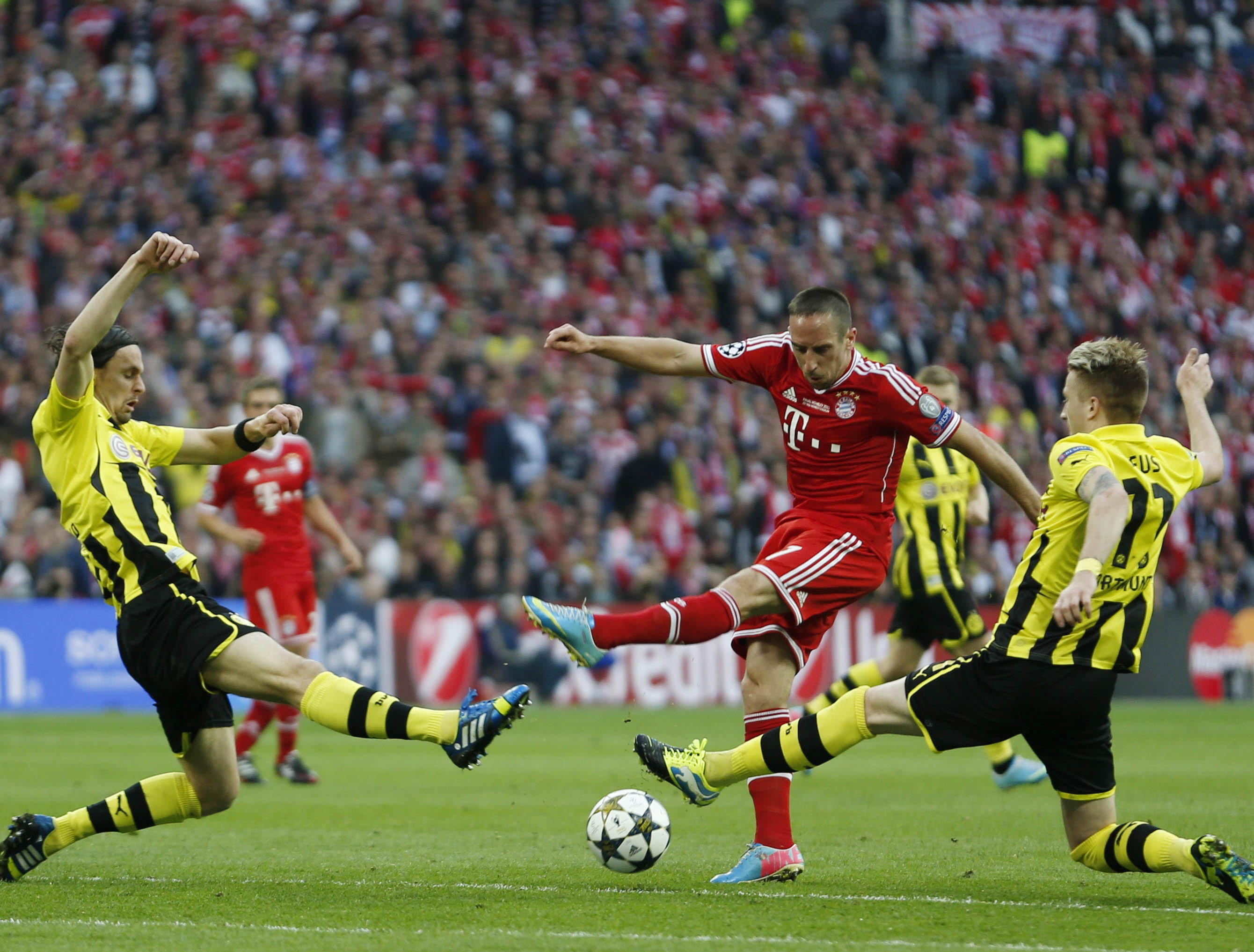 Le Bayern Munich et le Borussia Dortmund sont encore au sommet de la Bundesliga