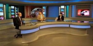 Alain Juppé sur le plateau de la télévision tunisienne nationale