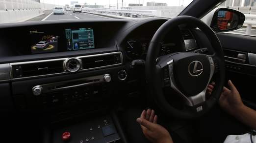 Une démonstration du système d'aide automatique à la conduite sur autoroute